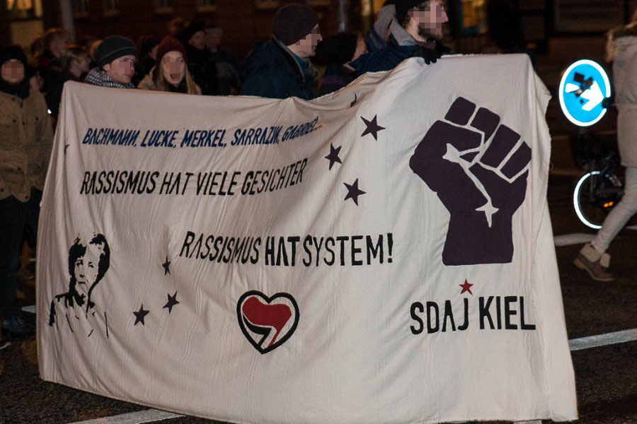 http://www.neu.antifa-kiel.org/wp-content/uploads/import/pics/turnleftsmashright/ust-9538.jpg